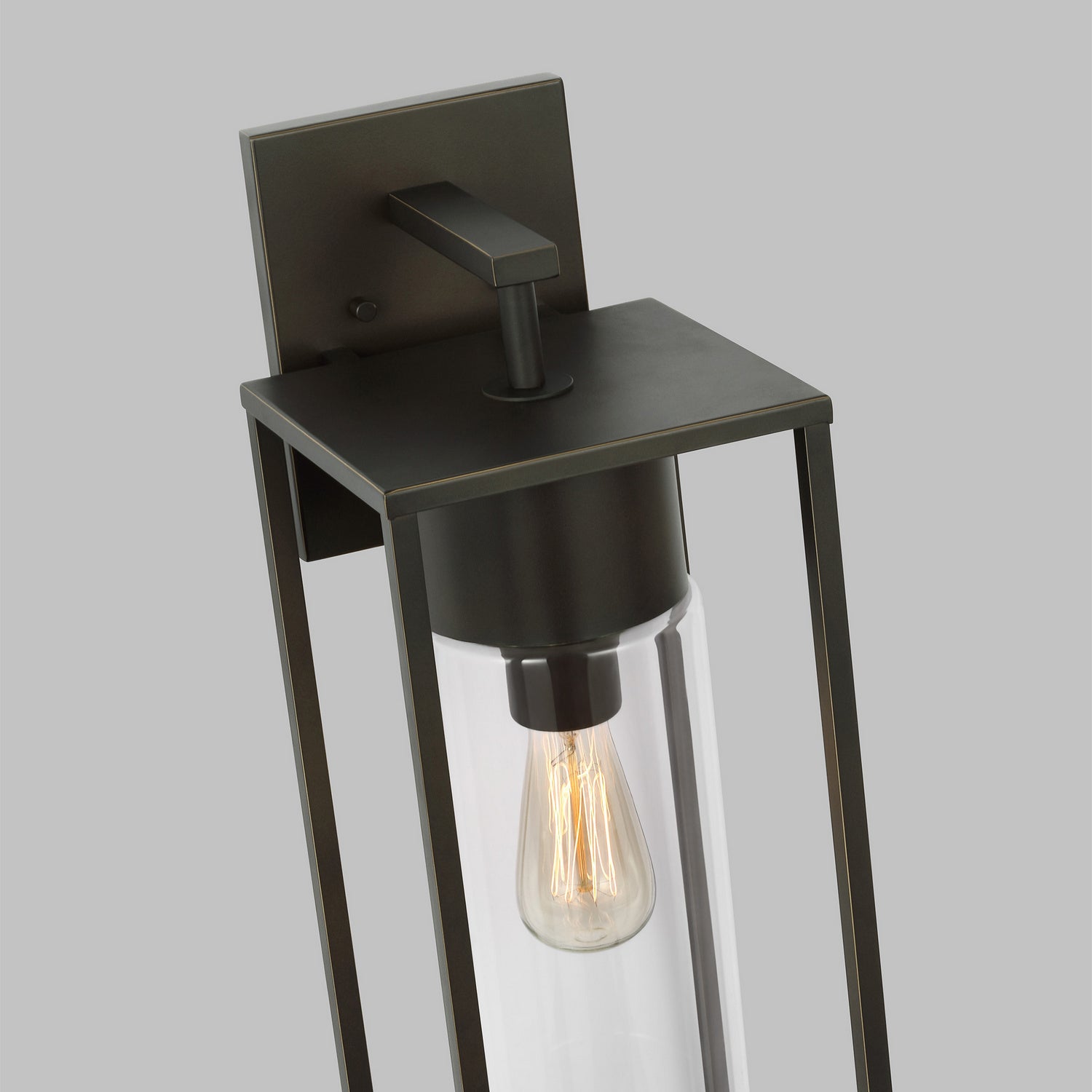 Visual Comfort Studio Canada - 8831101-71 - One Light Outdoor Wall Lantern - Vado - Antique Bronze