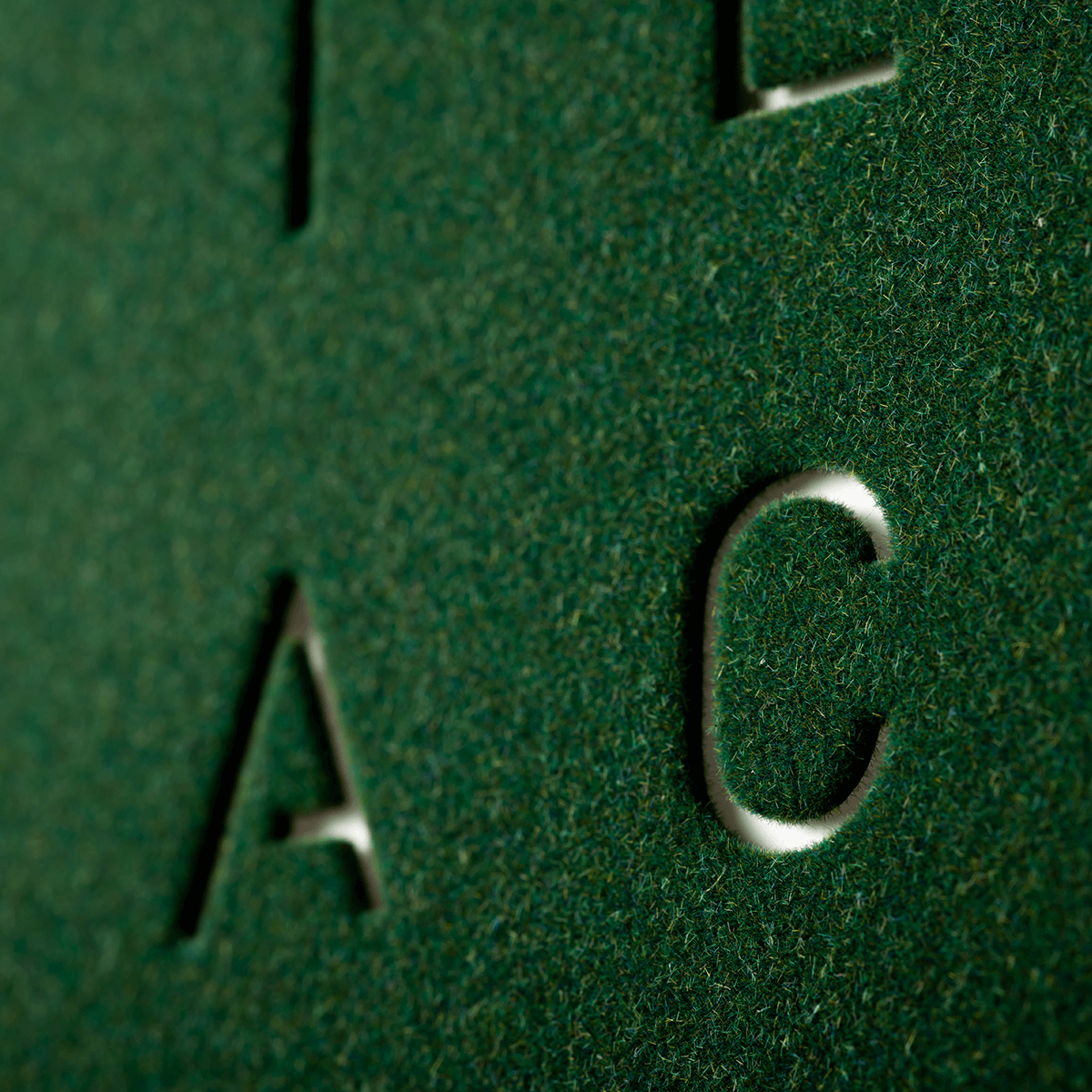 QLOCKTWO QT4RGVC QLOCKTWO EARTH 45 Green Velvet