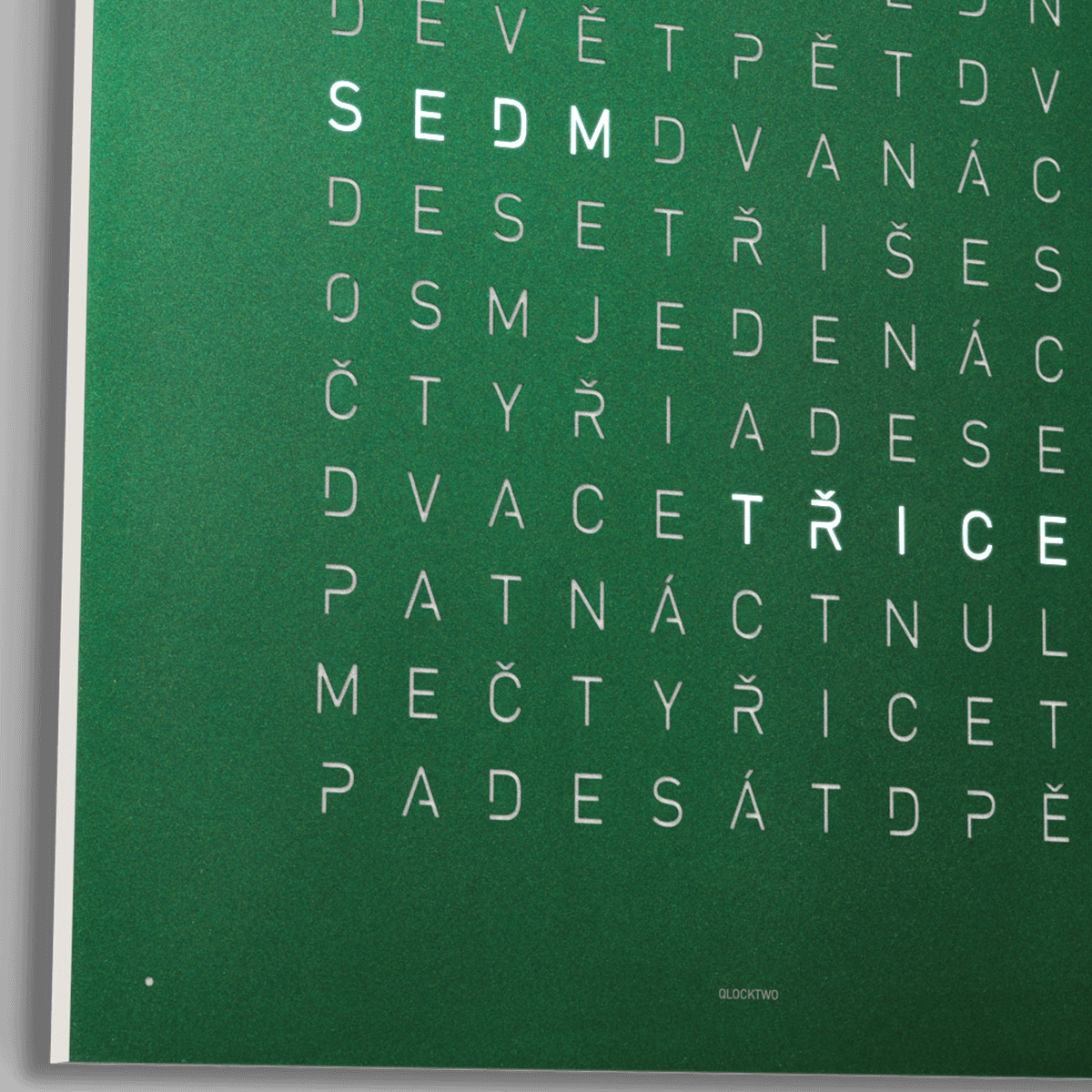 QLOCKTWO QT4RGVC QLOCKTWO EARTH 45 Green Velvet