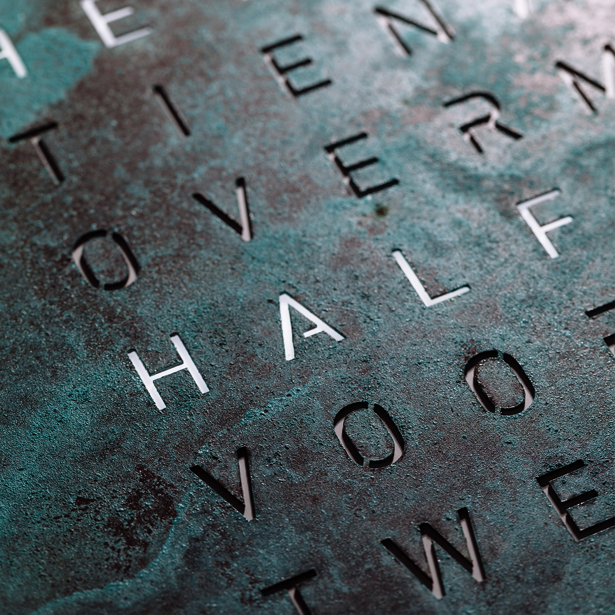 QLOCKTWO FCVICO QLOCKTWO Earth 45 Frontcover Vintage Copper