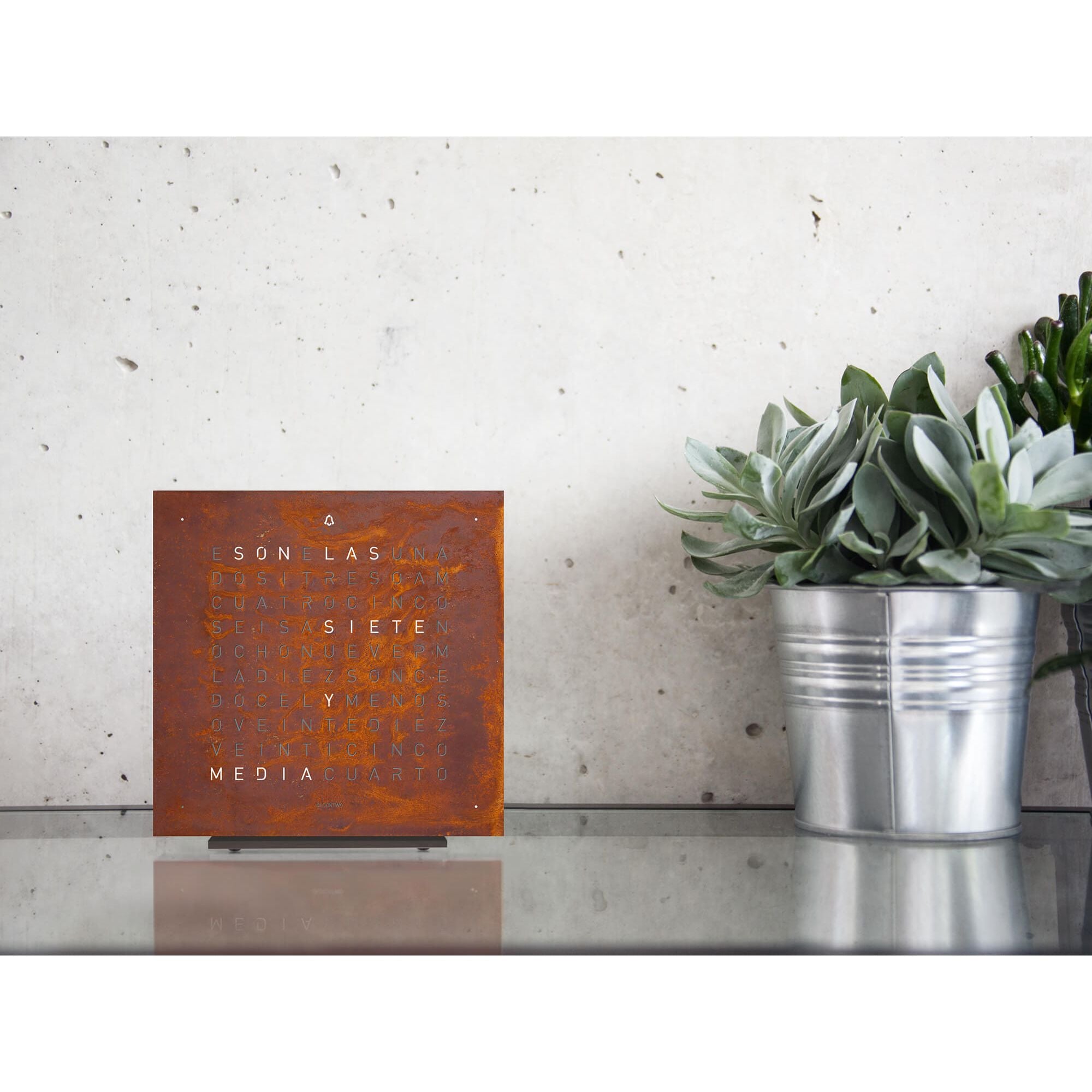QLOCKTWO T4BLRT QLOCKTWO EARTH 13.5 Creator's Edition Rust