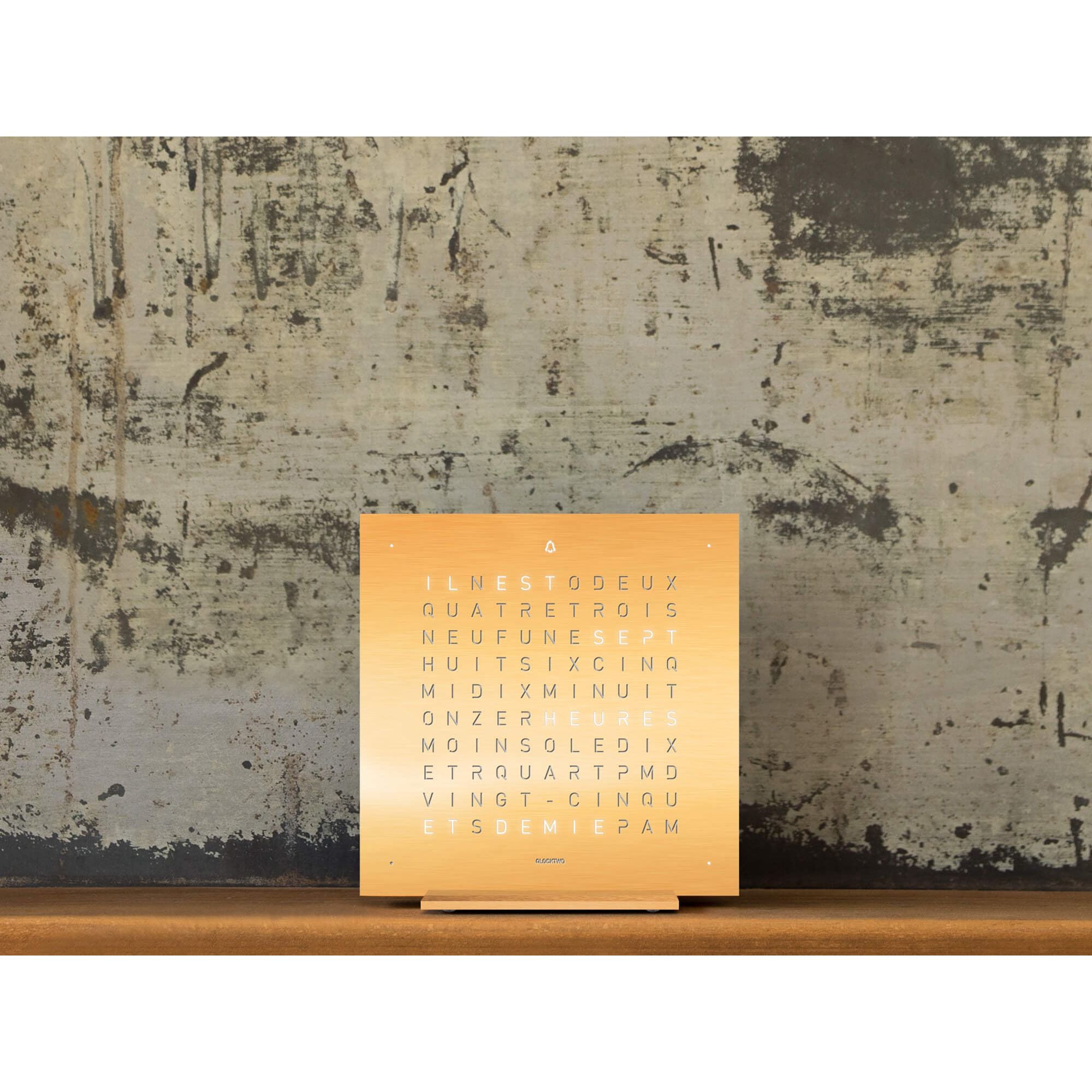 QLOCKTWO T4GGD QLOCKTWO EARTH 13.5 Golden Legend