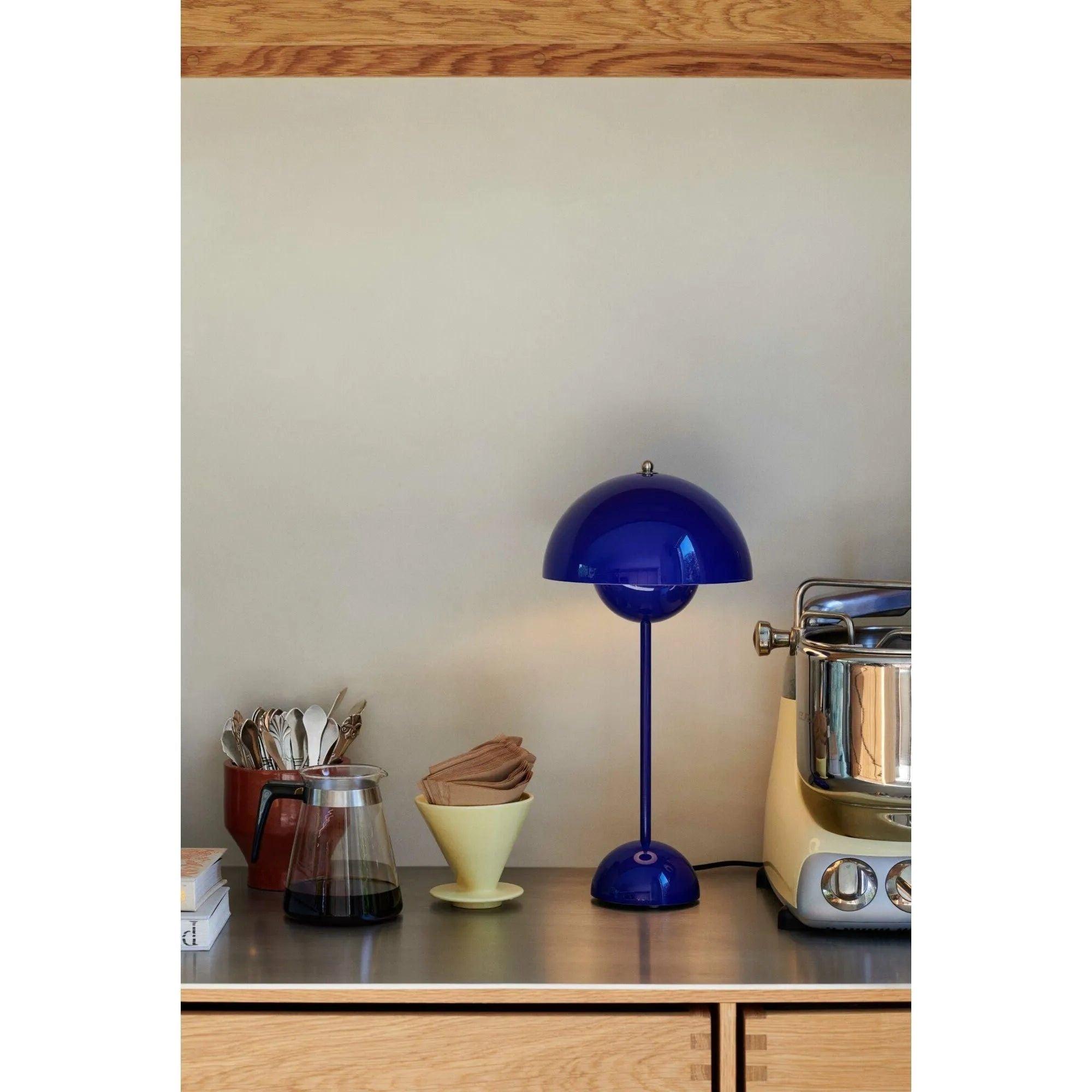 &Tradition - Flowerpot VP3 Table Lamp - AT-133084A268 - Canada Light Shop