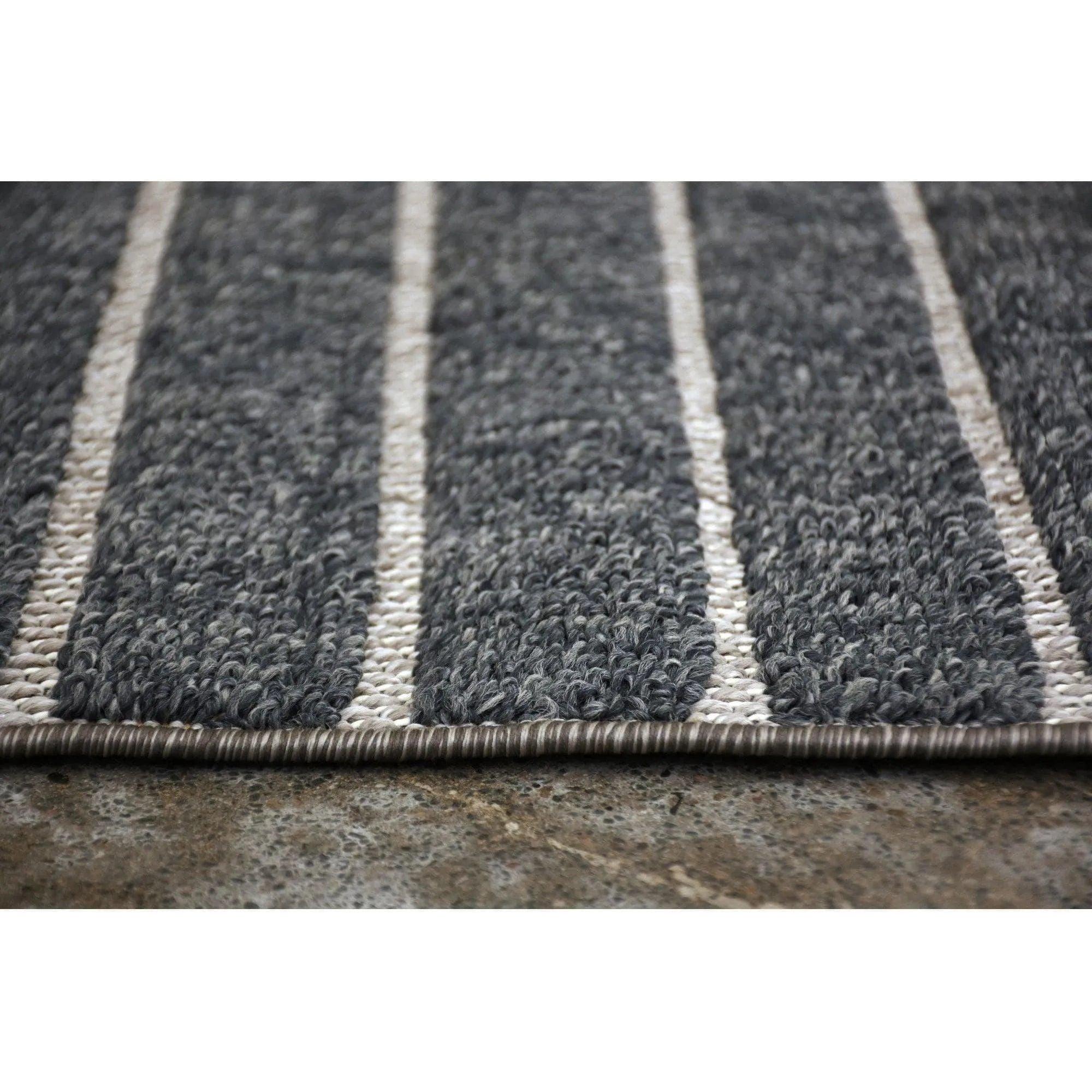 Renwil - Ambrose Rug 10418 - RAMB-10418-1013 - Canada Light Shop