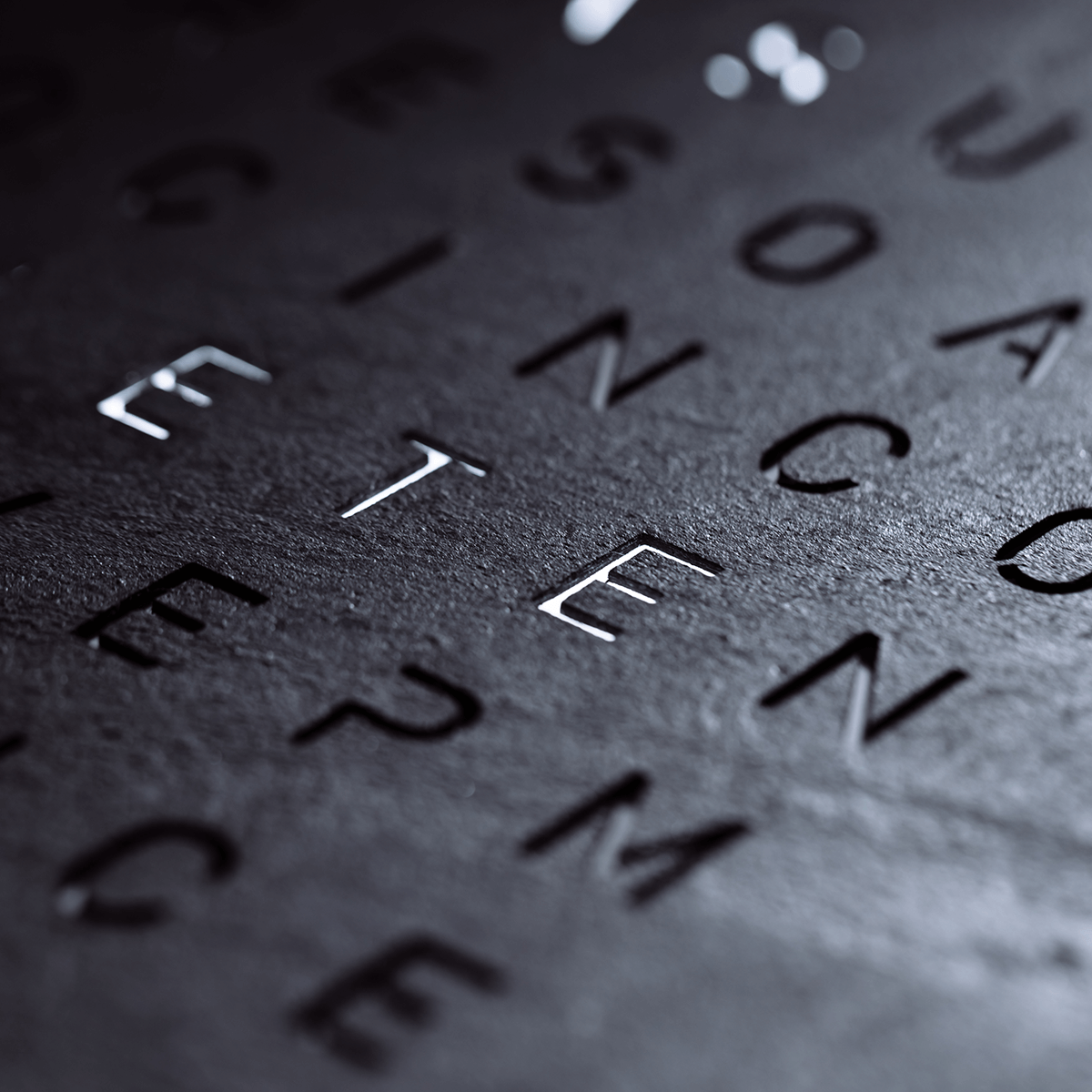 QLOCKTWO FCMM QLOCKTWO Earth 45 Frontcover Metamorphite