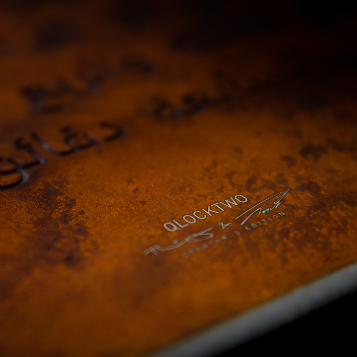 QLOCKTWO QT4RT QLOCKTWO EARTH 45 Creator's Edition Rust