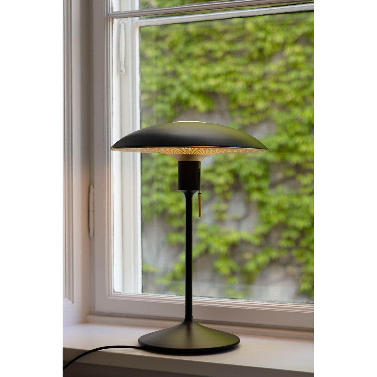 Manta Ray LED Table Lamp | Umage – Canada Light Shop